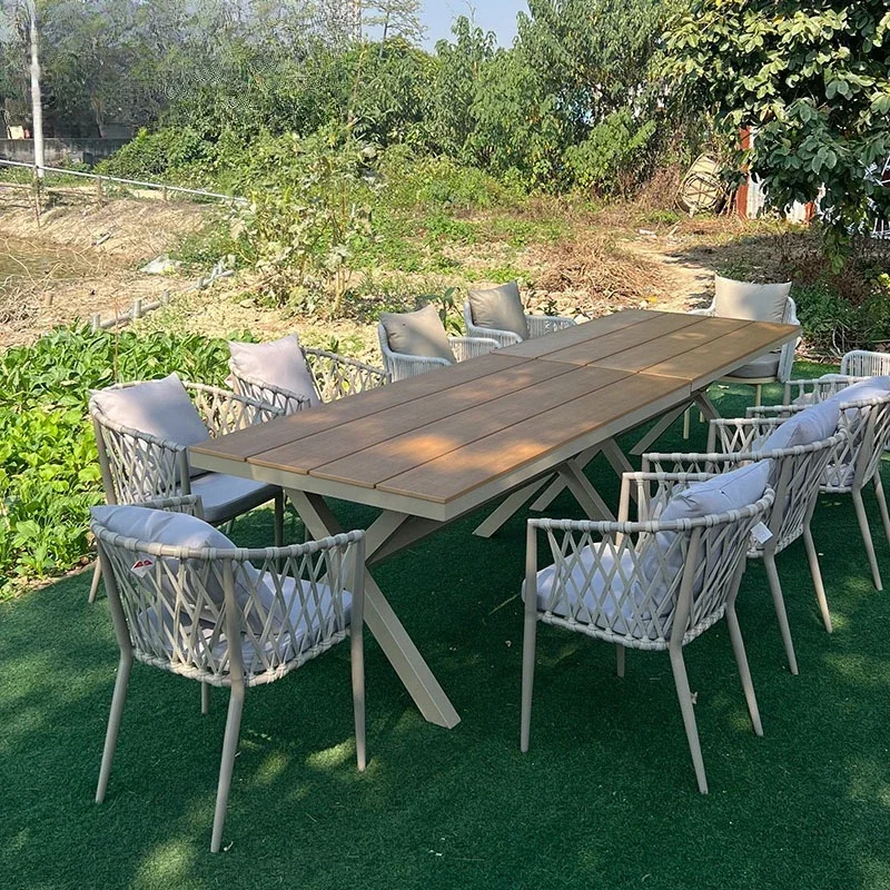Outdoor courtyard tables and chairs Outdoor open-air garden Balcony Dining table Outside the homestay