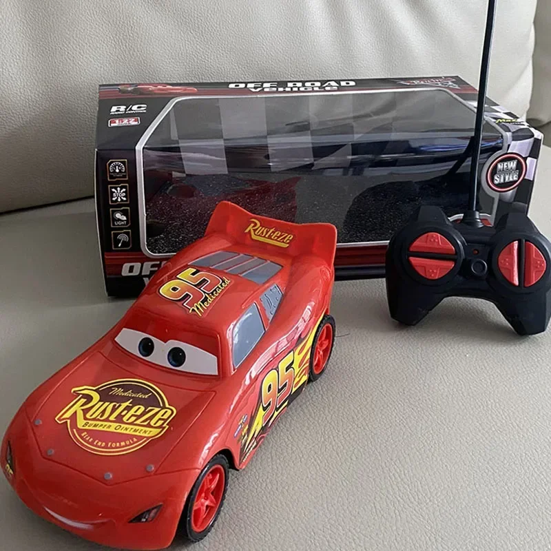 Disney Pixar Cars 3 Zdalnie sterowany elektryczny model samochodu Zabawki Zygzak Mcqueen Samochód wyścigowy Samochód sportowy Model Zabawki Prezent