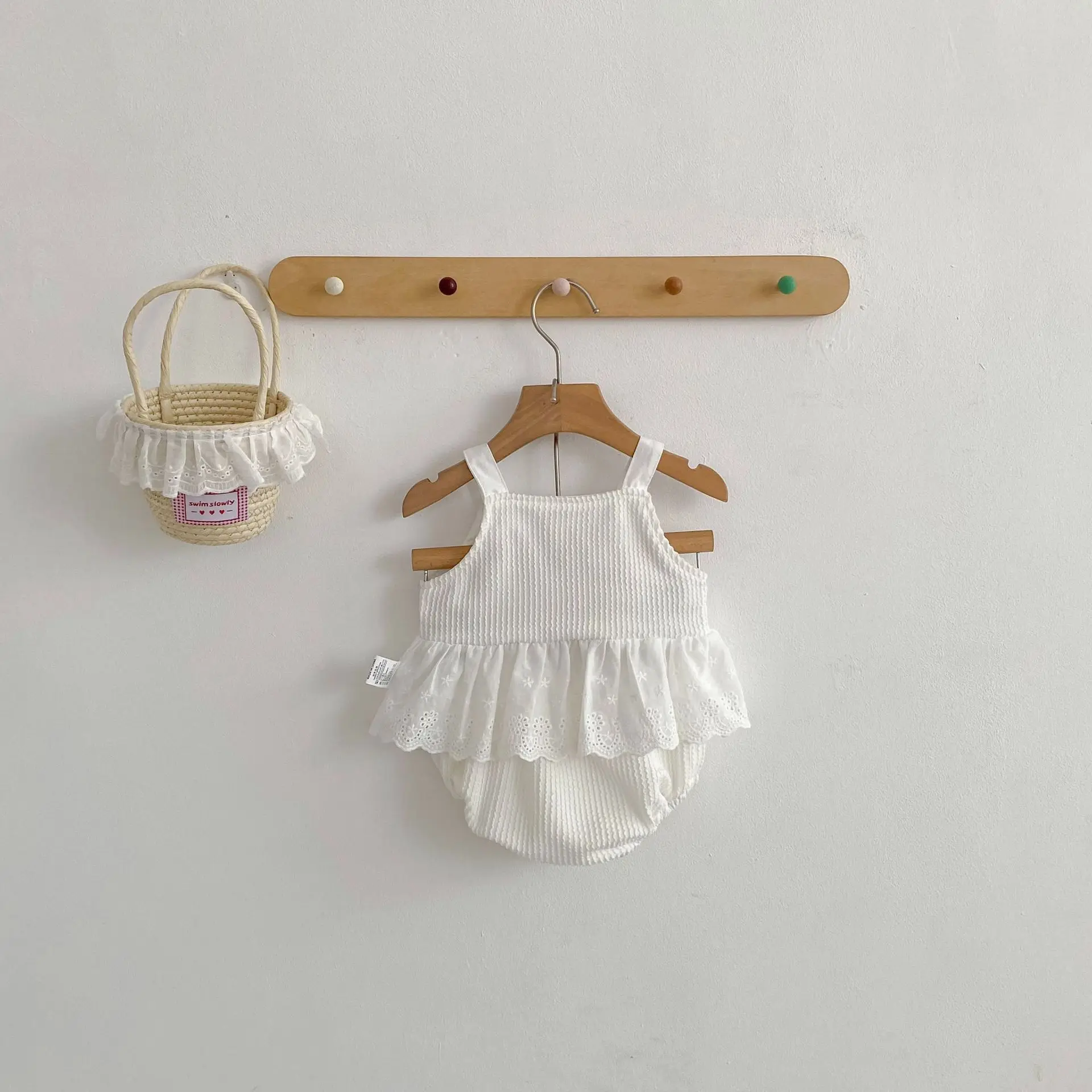 Spring new sweet set for baby girls, lace camisole top+two piece set with wrapped fart pants