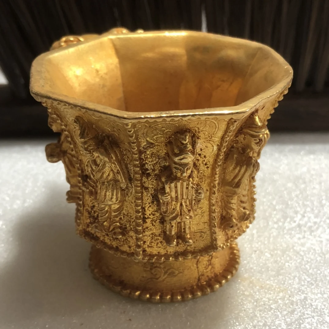 

Antique Collection Copper Gold-plated Cup Beautifully Carved Home Craft Decoration Ornament