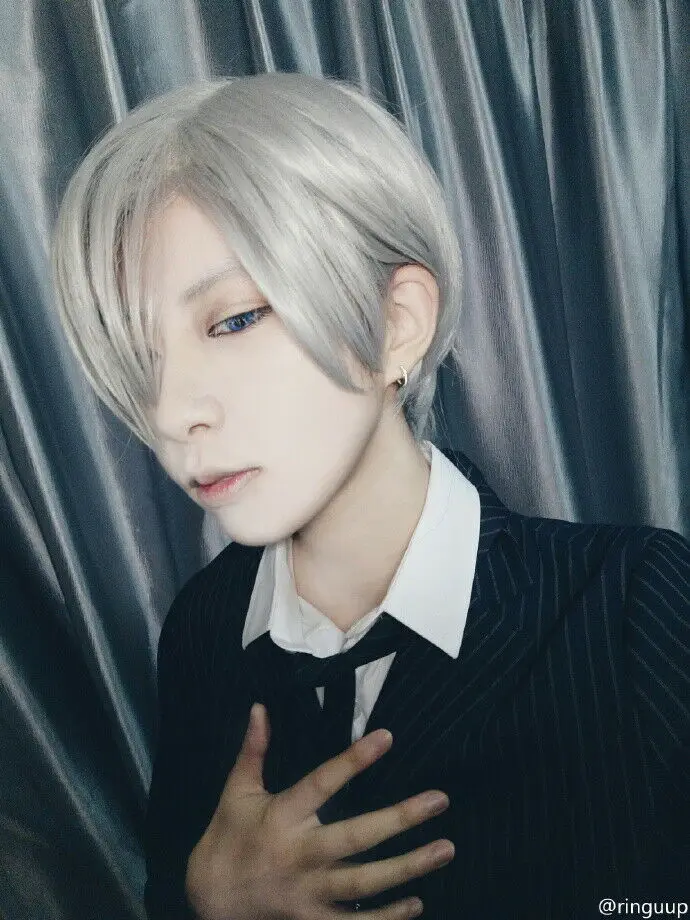 Yuri on Ice Victor Nikiforov Short Straight Gray Cosplay Wig Men's Party Wigs