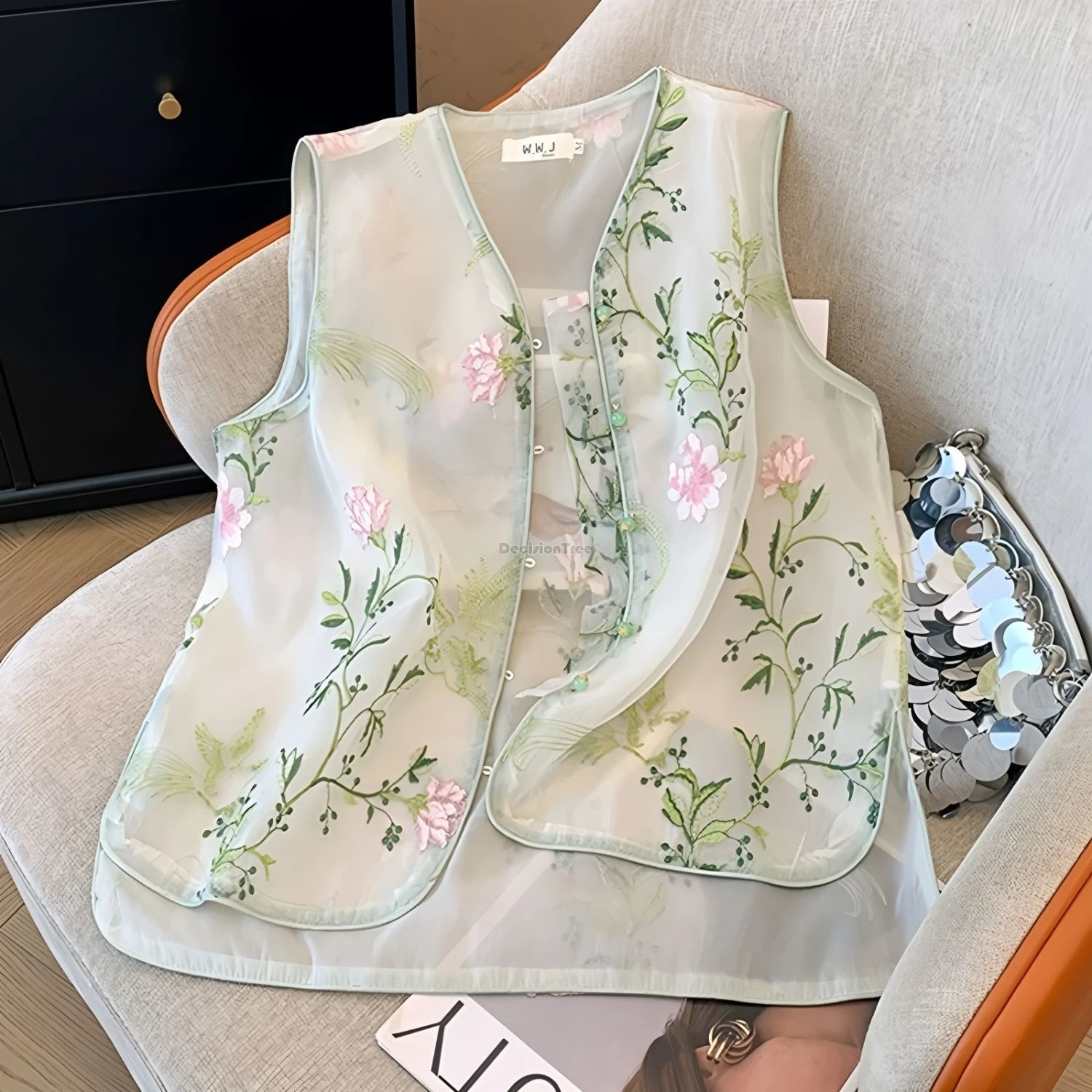

2025 chinese improved style waistcoat women summer yarn v-neck embroidered sleeveless waistcoat loose fashion daily vest top