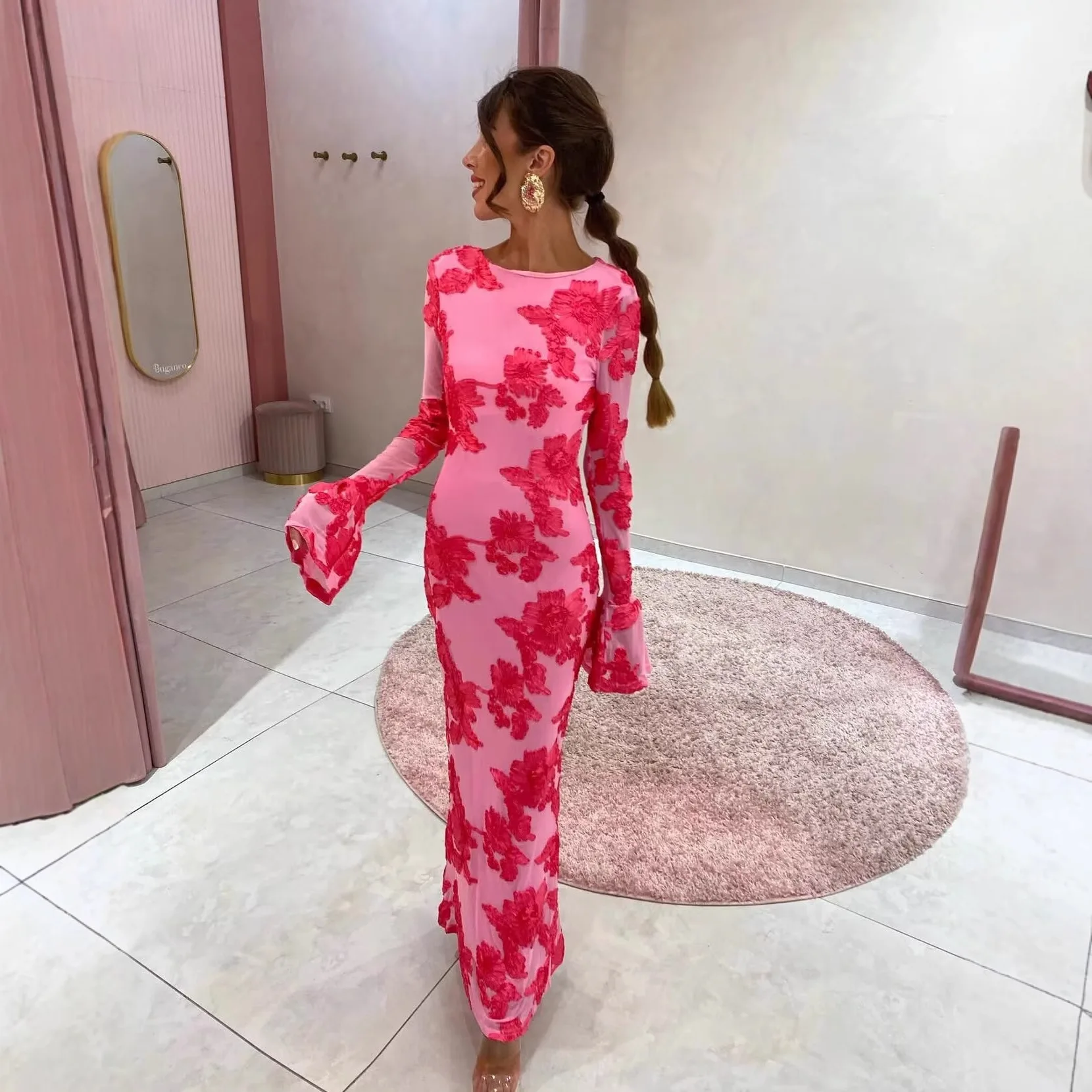 2025 outono novo feminino bordado sem mangas temperamento reto elegante e elegante vestido de férias