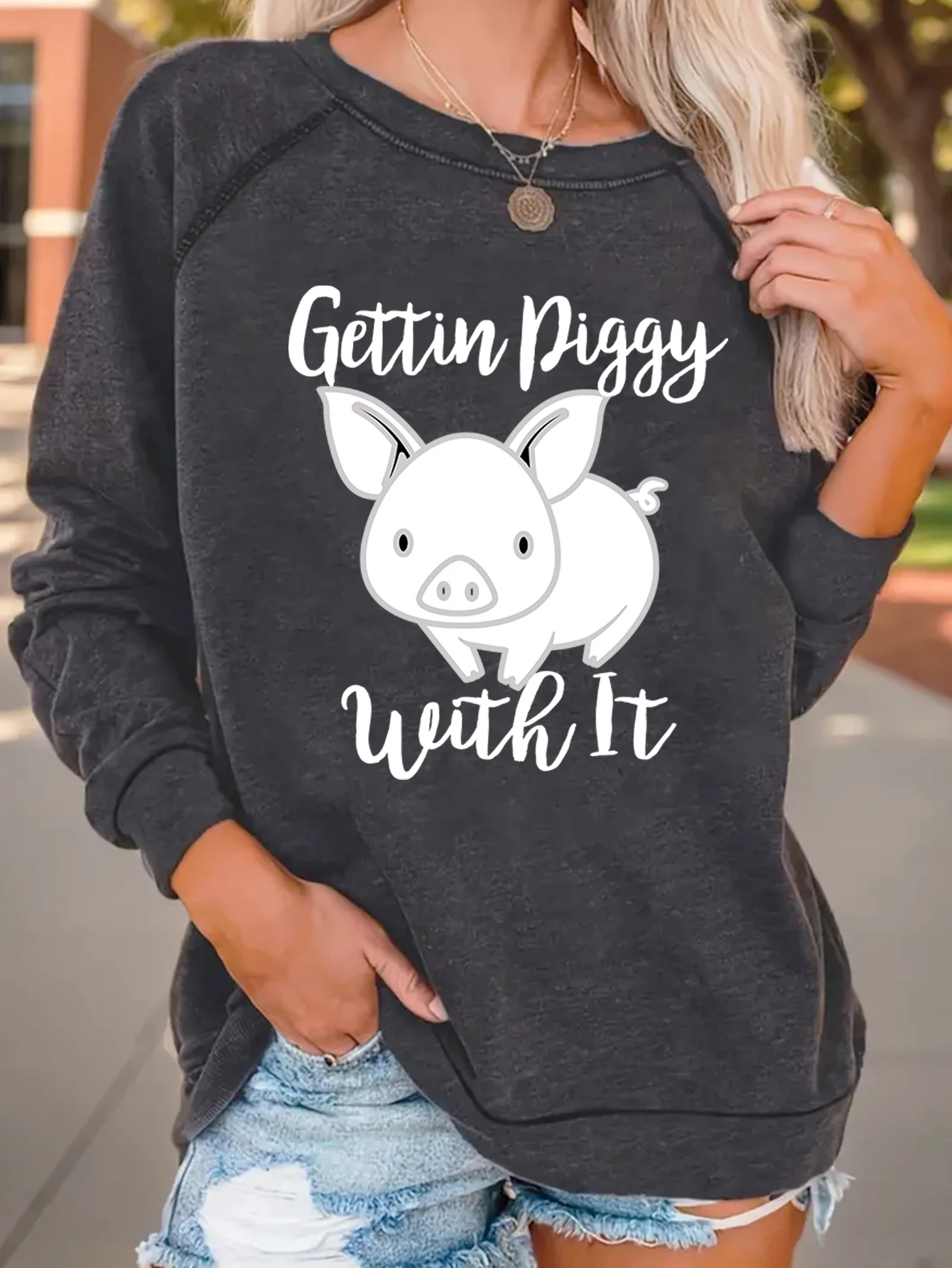 

Pig letter print shoulder hoodie sweatshirt Fashion casual sweatshirt suitable for autumn and winter hoodie top clothing