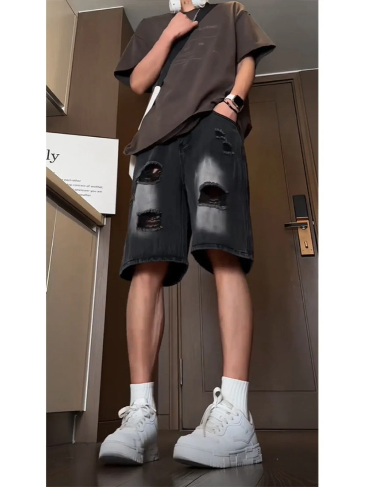 

Американские джинсовые брюки с дырками в стиле ретро, мужские летние хаоме, свободные брюки выше колена с пятью точками, тонкие джинсовые молодежные модные свободные брюки