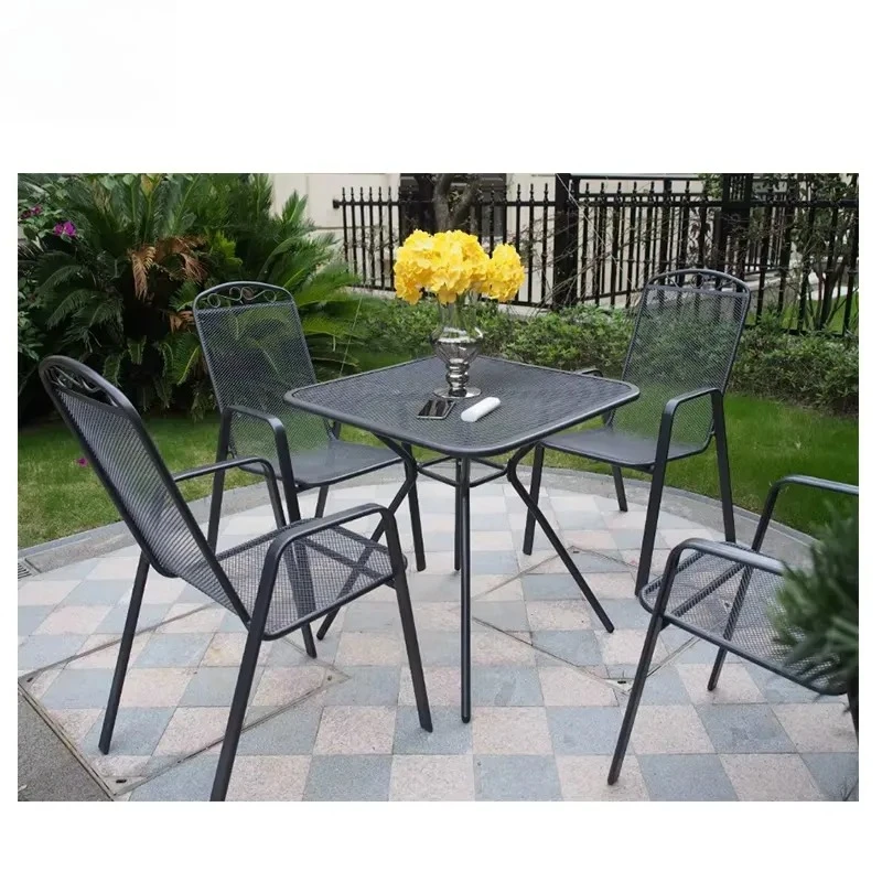 New Luxury Iron Metal Table and Chair Set for Garden Outdoor Hotel Villa Elegant Design Outdoor Furniture