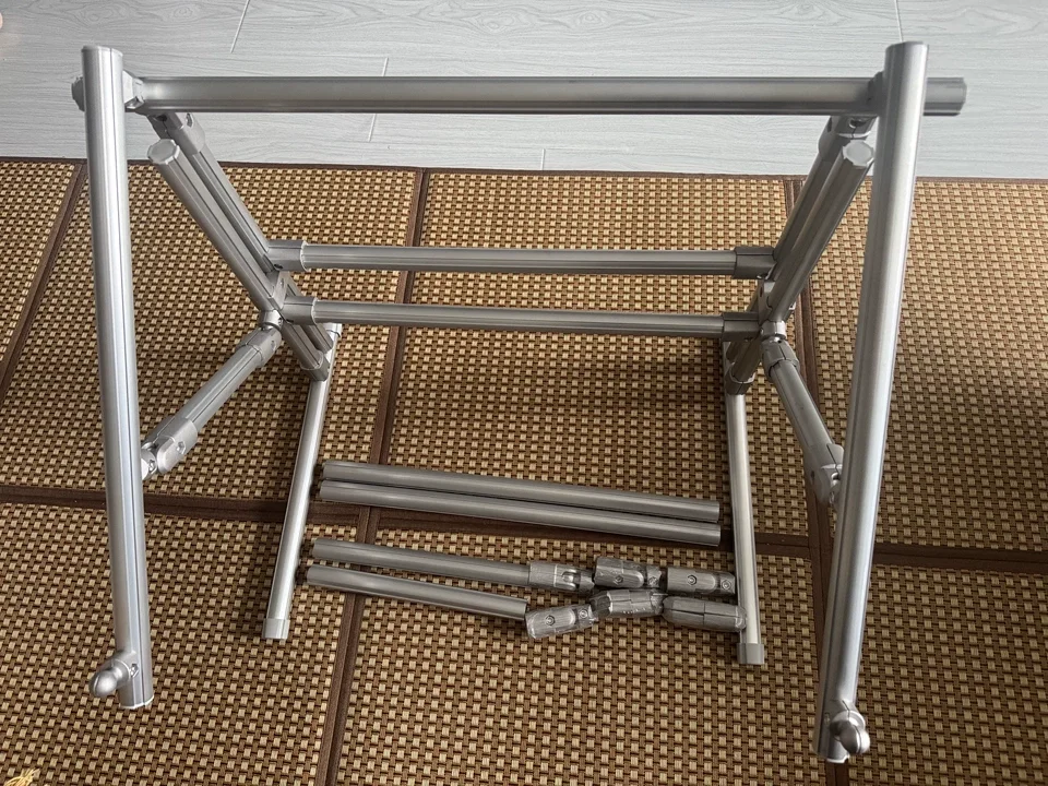 A New Type of Adjustable Aluminum Floor Support Is Suitable for Heavy Vertical Frame Support of Household Embroidery Ring.