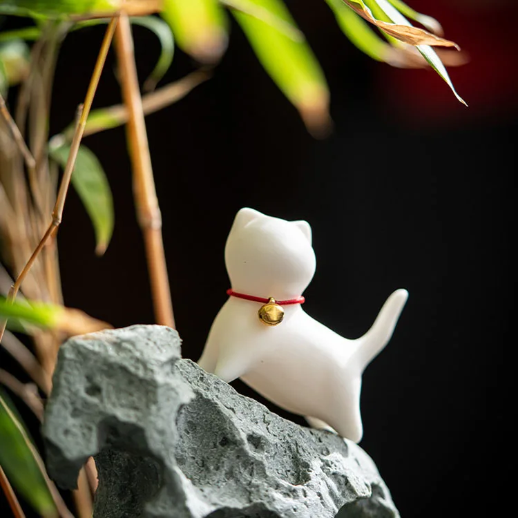 Creativity Handmade Ceramics Tea Pet Ornaments Cute Small Cat Statue White Porcelain Tea Figurine Crafts Boutique Tea Decoration