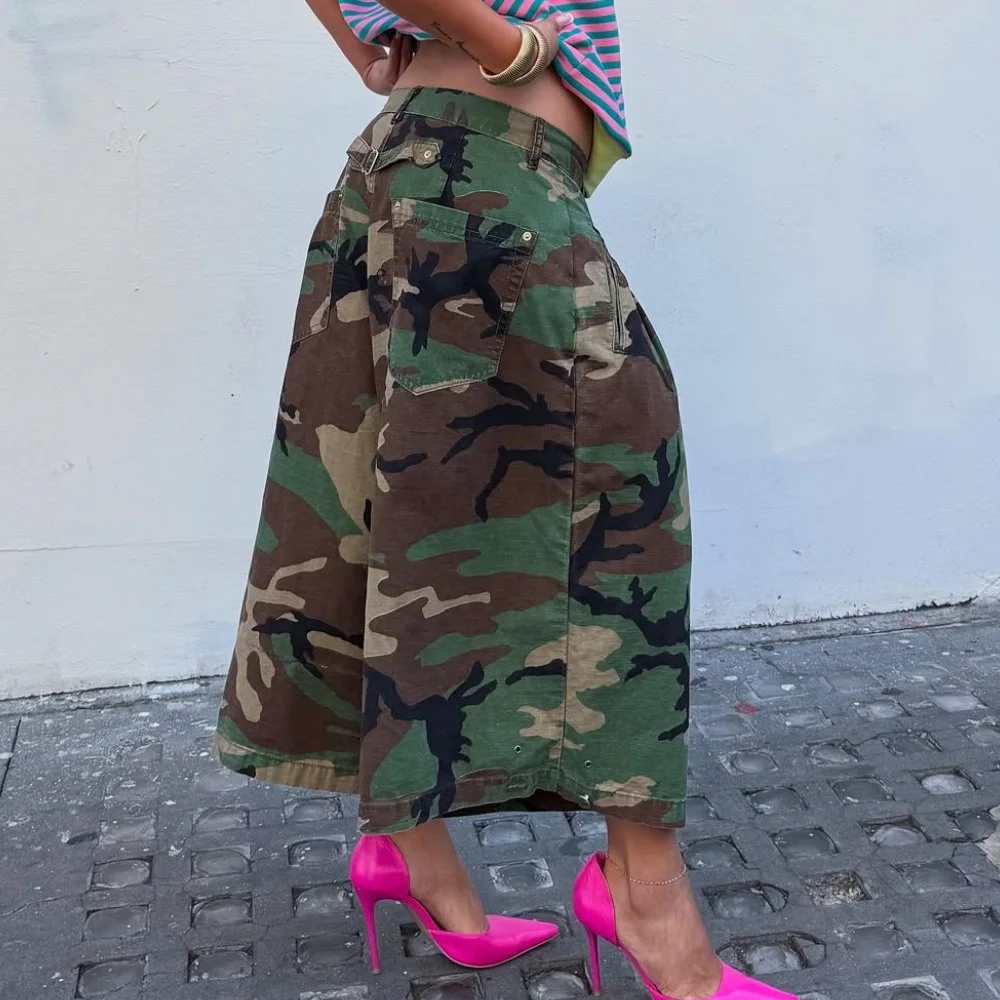 Pantalon longueur genou femme vintage camouflage taille haute coupe droite Y2K streetwear élégant décontracté ample avec empiècements