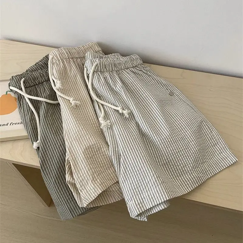 Women Striped Pattern Elastic Waist Shorts Thin Loose Quick-drying Lightweight Comfortable Home Two Pockets Outer Wear Shorts