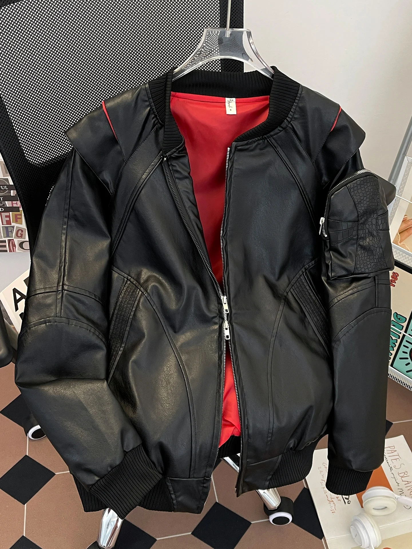 

Мужская куртка из искусственной кожи в американском стиле с воротником-бомбером, мотоциклетная, повседневная, модная, винтажный дизайн, свободный крой, длинный рукав, на молнии