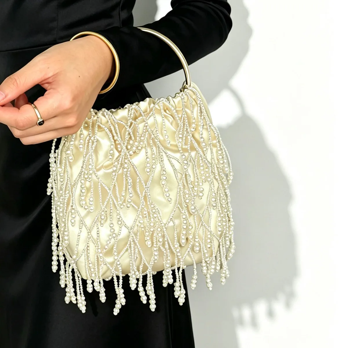 New handmade women's bags, new Chinese style, retro tassel with cheongsam dress, dinner bag
