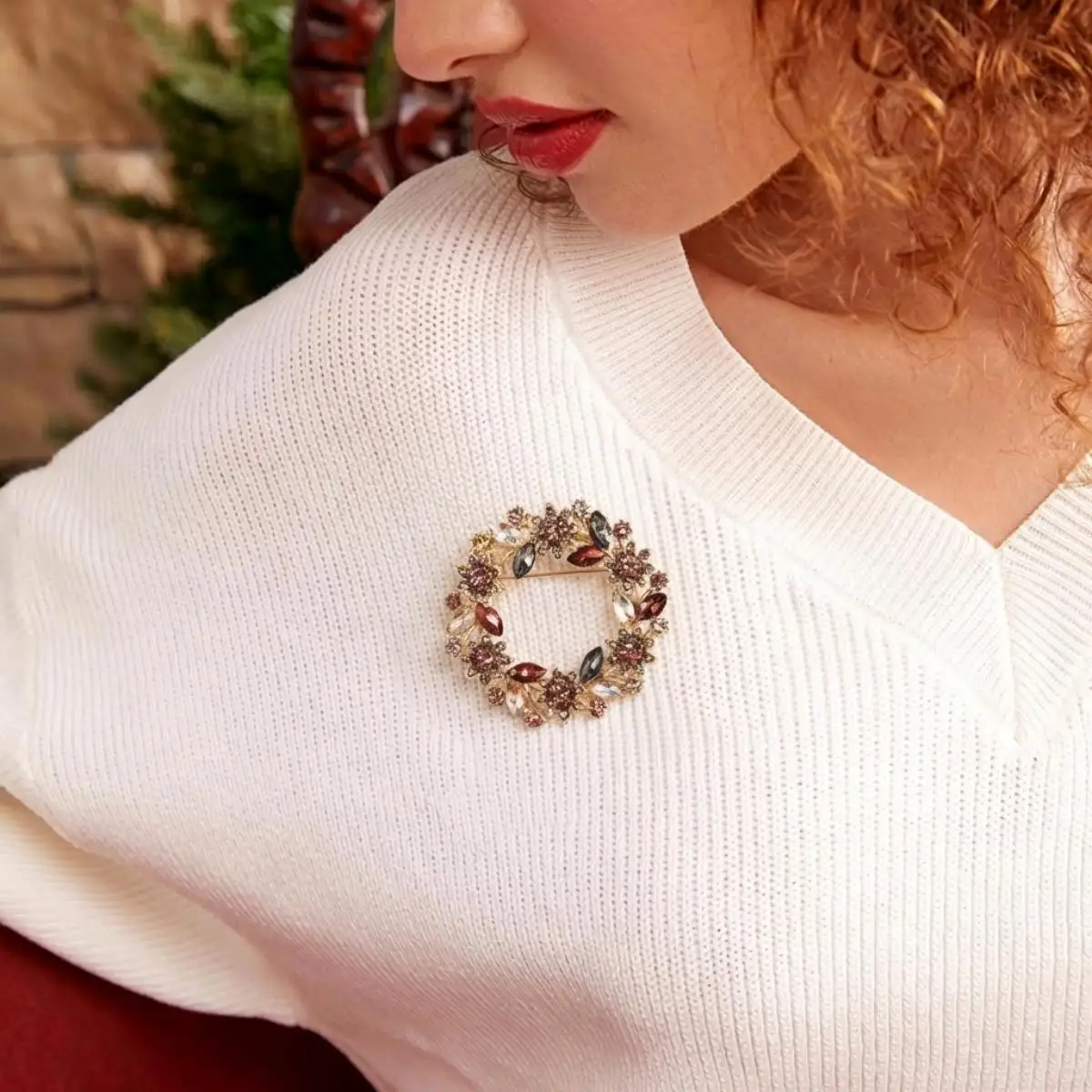 

Beaut&Berry Elegant Rhinestone Wreath Brooches for Women Unisex Plant Pins Casual Party Jewelry Accessories Gifts Decoration
