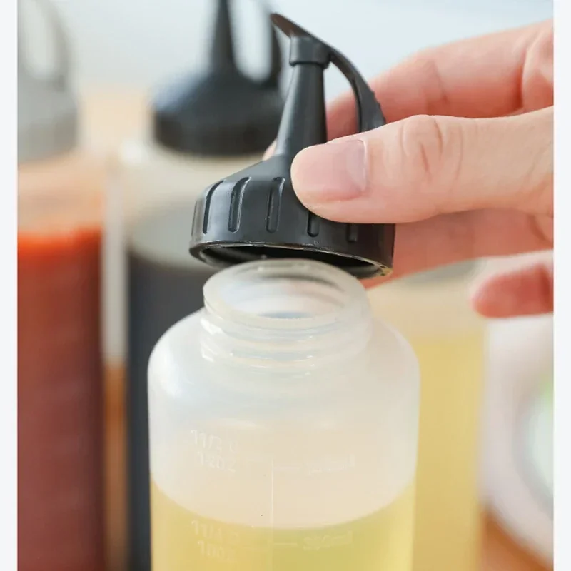 Squeeze Oil Pot Seasoning Bottle Soy Sauce  Seasoning Jar Salad Dressing  Plastic Squeeze Type Sauce Bottle