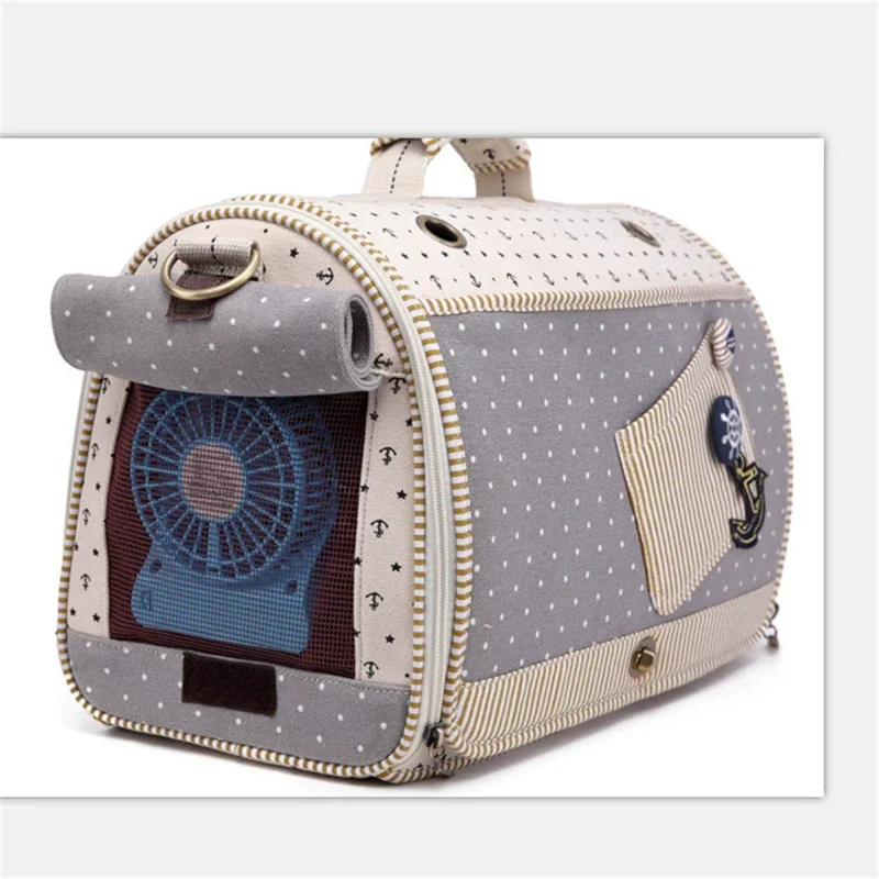 Luxury Designer Pet Carrier Fashionable Dog Carry Bag for Small Breeds Cat Chihuahua French Bulldog Pomeranian Stylish Pet Acces