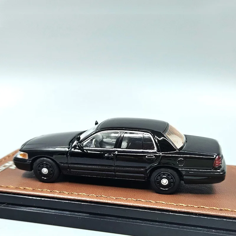 Goc 1:64 Ford Victoria couronne noir détective voiture alliage Miniature moulé sous pression Ford ornements jouets personnalisés enfants cadeau