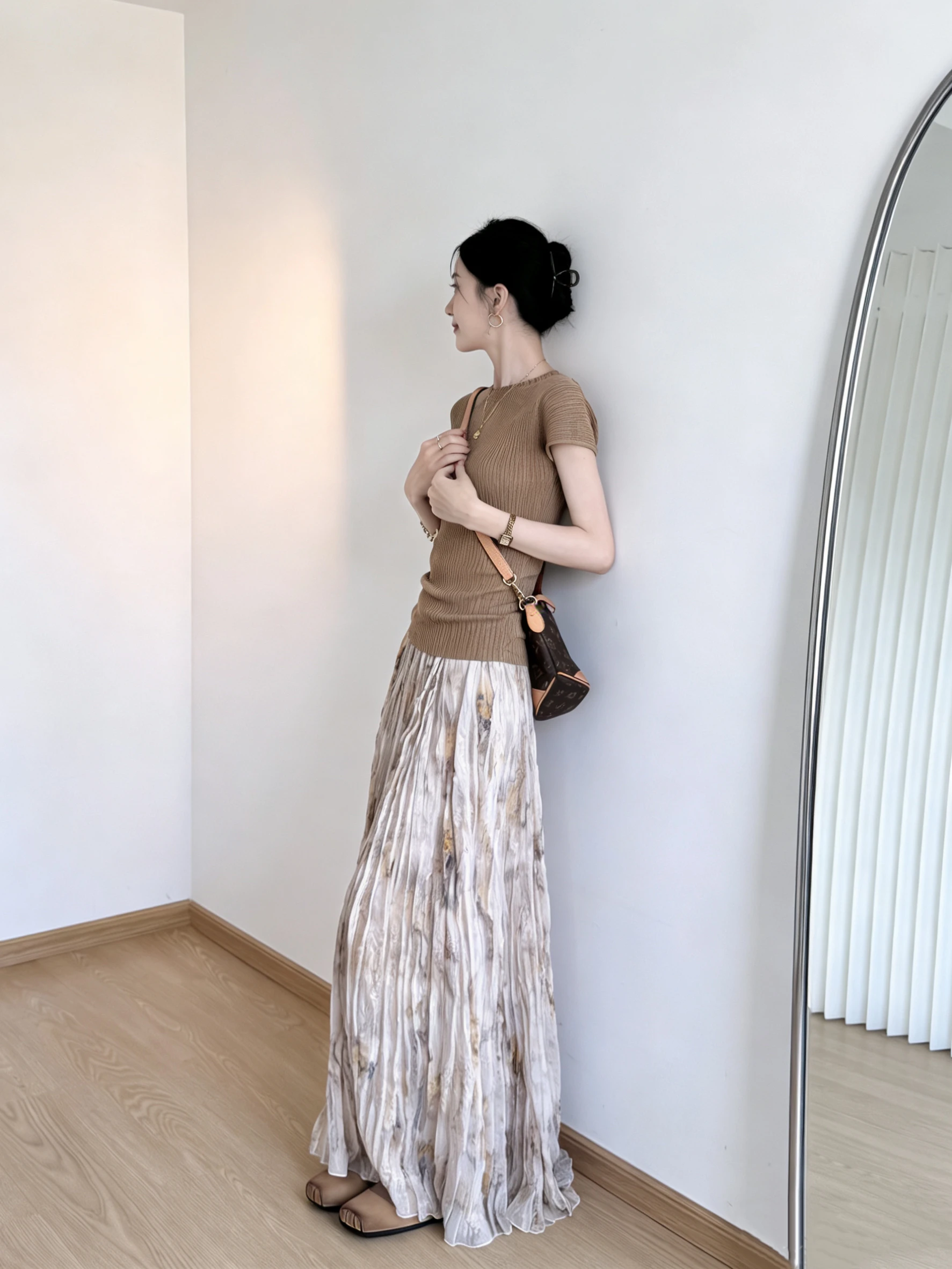 

Elegant Knitted Short Sleeve T-Shirt And High Waist Pleated A-Line Skirt Two-Piece Set for Women Summer Fashion Outfit