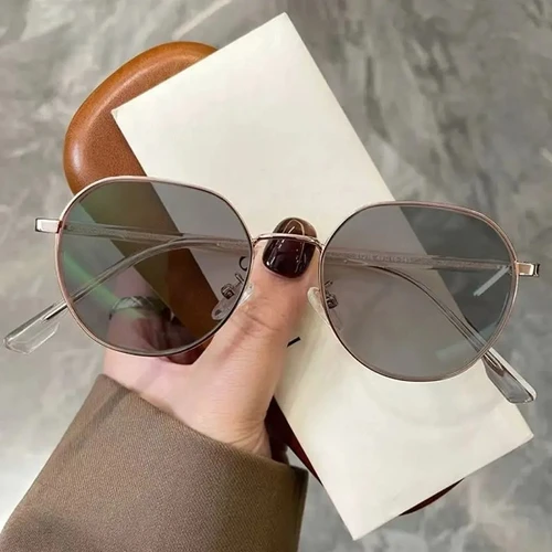 Imagen 2 del producto Gafas fotocromáticas redondas de lujo para miopía para hombre y mujer, lentes transparentes que cambian de Color, gafas antirayos azules, dioptrías Очки