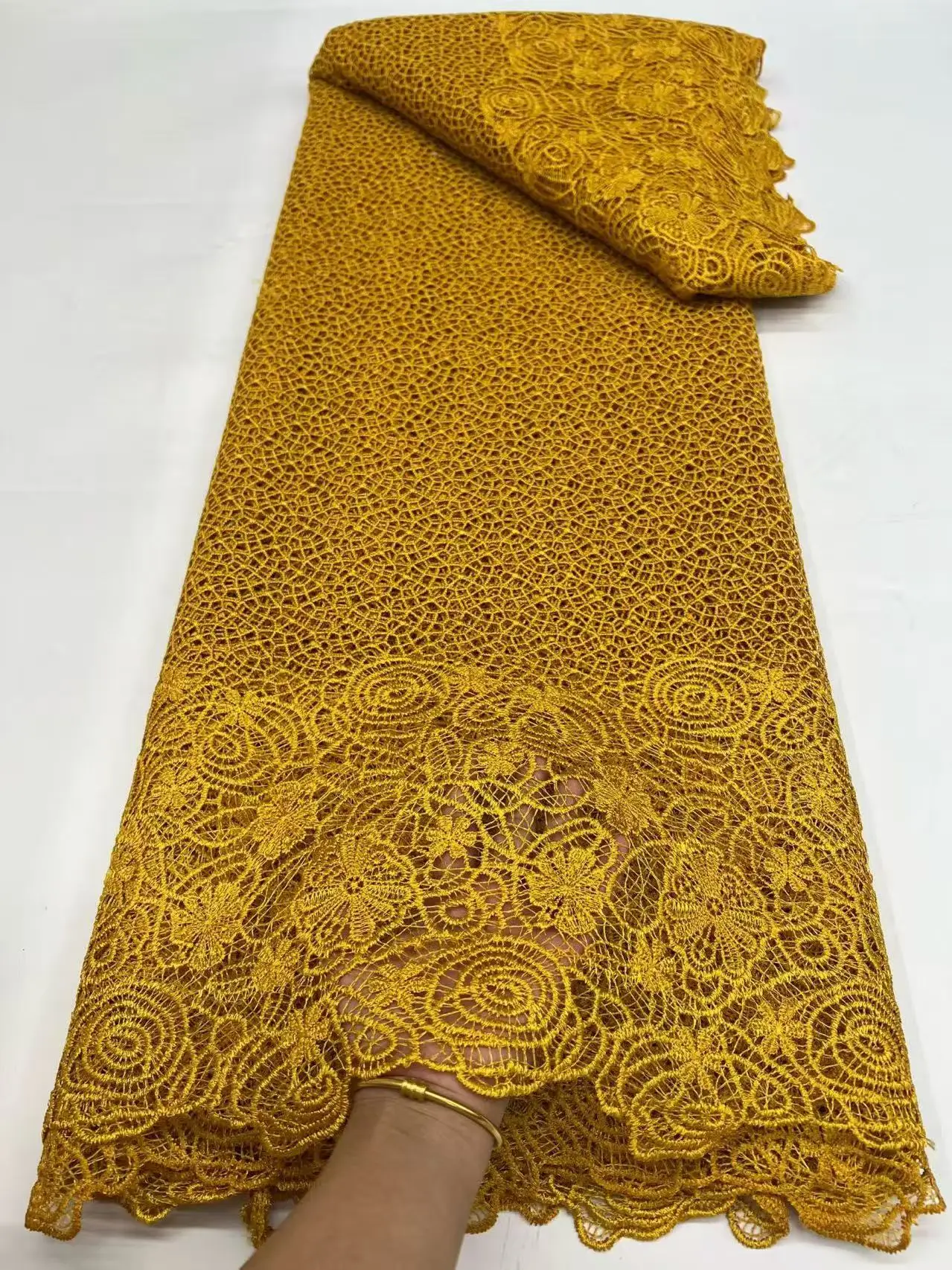 tela-de-encaje-guipur-africana-de-lujo-2026-alta-calidad-5-yardas-encaje-nigeriano-soluble-en-agua-para-vestidos-de-fiesta-y-bodas