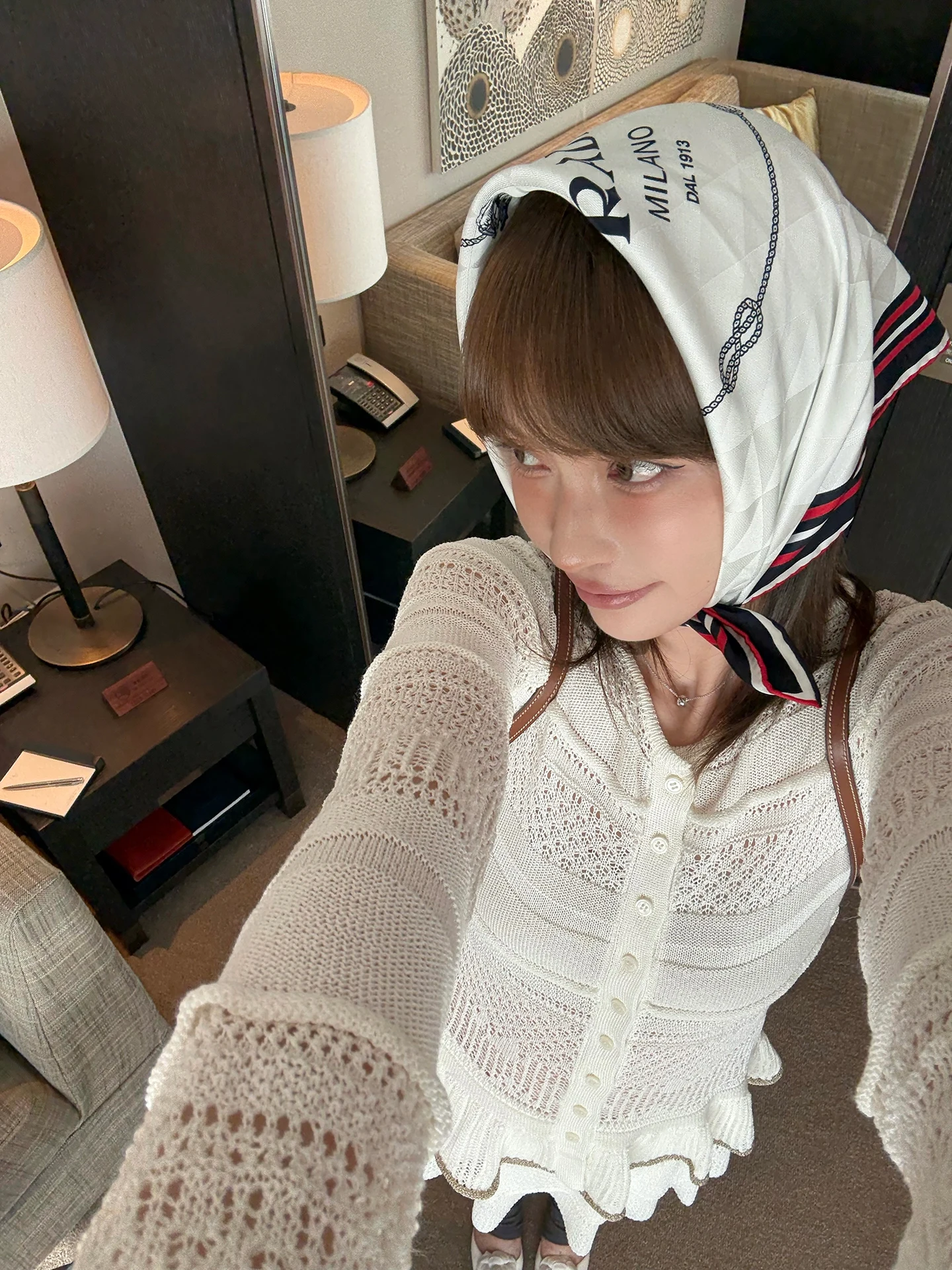 

Мягкий трикотаж для похудения с рюшами и отделкой ушей, повседневный комплект из двух предметов для женщин, круглый Ne Long Sve