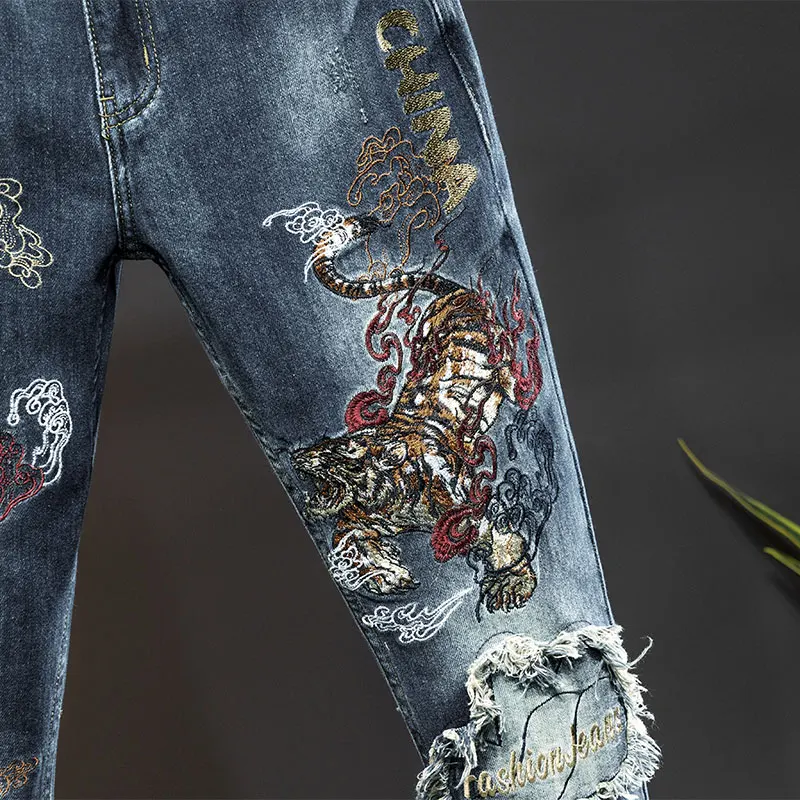 2024 Handsome Embroidered Street Jeans Men's Fashion Scratch Design Trend Retro High-End Men's Tight Trousers