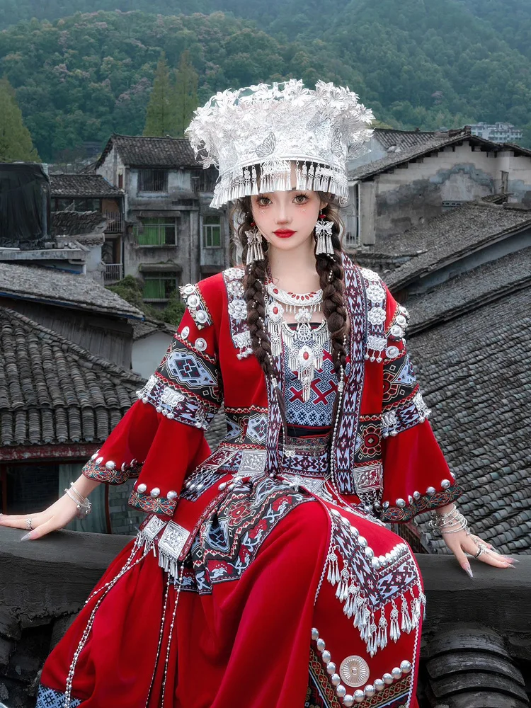 

Red Miao Costume Female Tujia Yunnan Guizhou Dance Hmong Village Travel Photography New