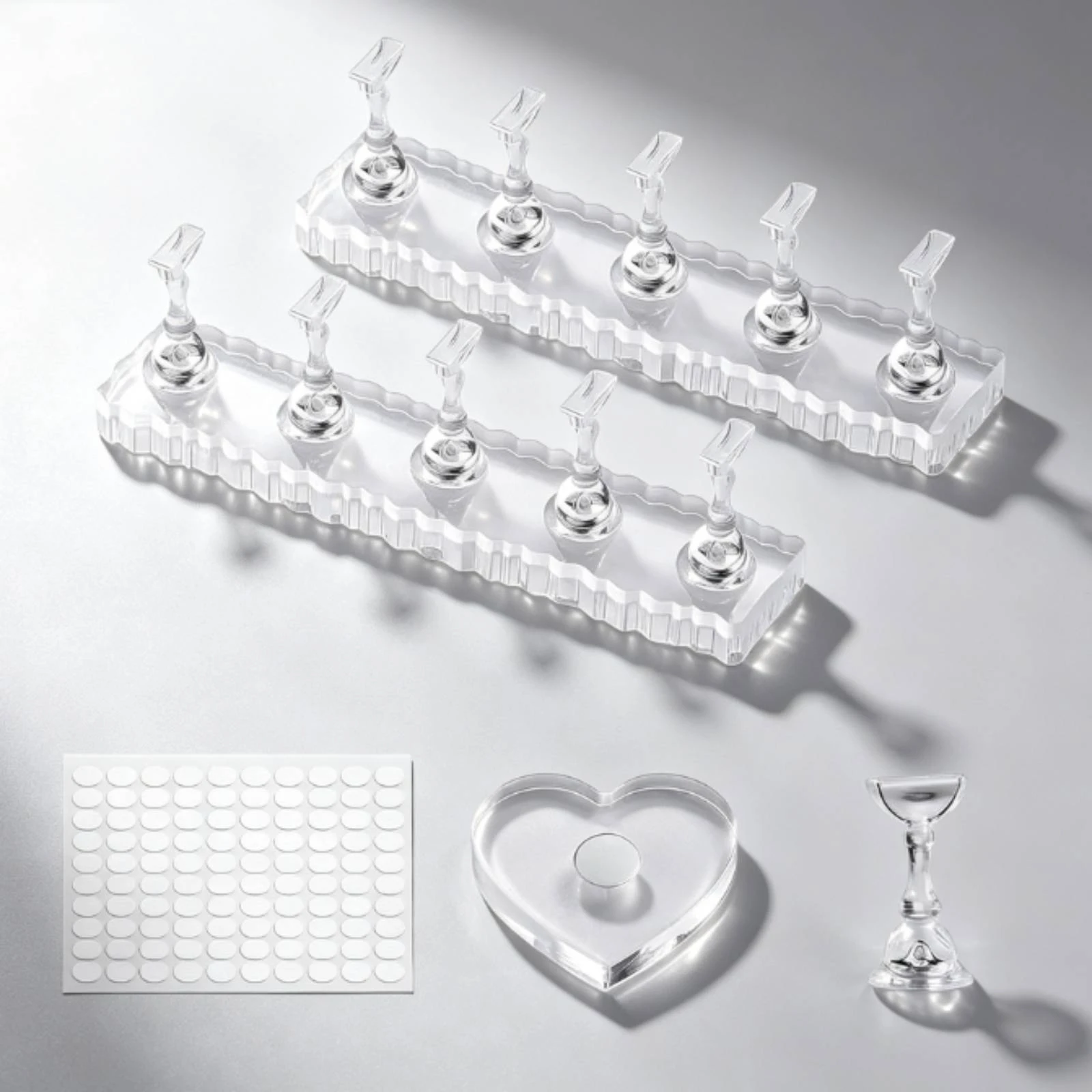 Nail Practice Stand with Heart-Shaped Base Compact Transparent Acrylic Nail Art Practice and Display Stand Reusable Stable