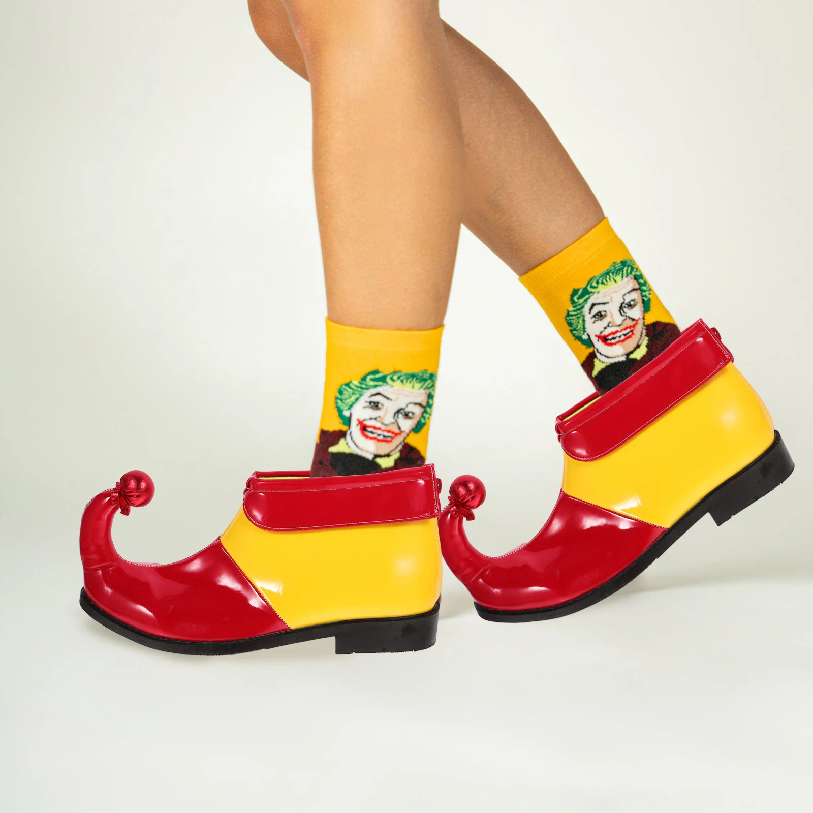 أحمر أصفر Size44 قرون مهرج أحذية بولي Material المواد القرن حذاء لكرنفال هالوين زي حفلة اكسسوارات مضحك