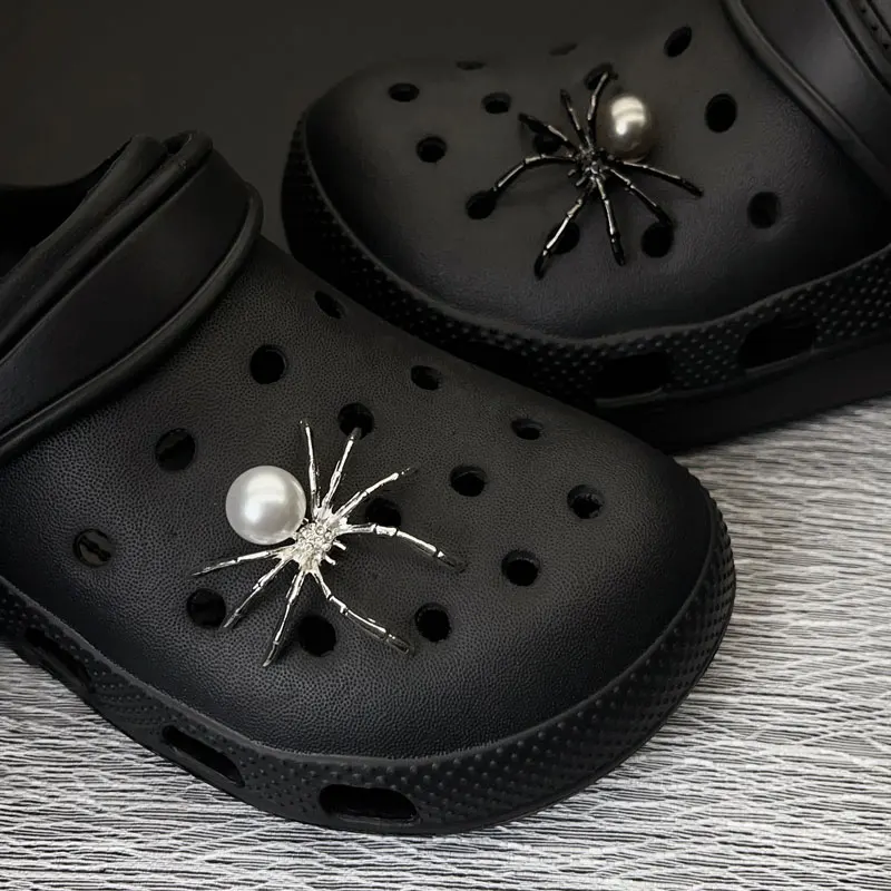 Donkere Punk Ornament Strass Parel Legering Spider Schoen Charmes voor Crocs Decoraties Tuin Sandalen Klompen Pins Jongen Meisje Gift