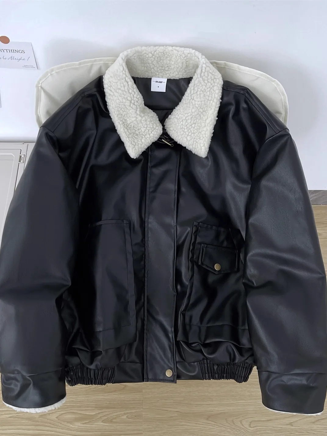 

Lamb Fur Lined Thiened PU Leather Cotton Jaet Men's Winter Pilot Sle Faionable American Brand Couple's Cotton Coat