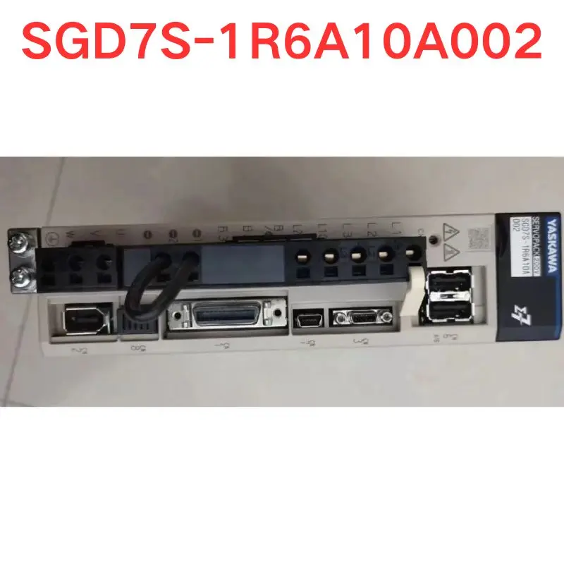 Used OEM disassembled parts SGD7S-1R6A10A002 Servo driver Functional test OK