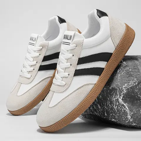 A Pair of Skateboard Shoes, Shoes for men,German Training Shoes, Men's tennis shoes,Men'S Fashionable Sports And Leisure Shoes,