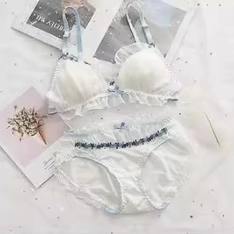 Conjunto de bralette lindo de estilo japonés, sujetador triangular sin aros de malla de encaje, push up para pecho pequeño, cómodo MOYISU, bragas y conjunto de copa AB sexy