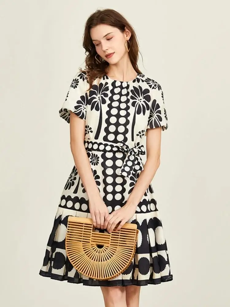 เสื้อผ้าผู้หญิงพัฟแขนเสื้อลูกไม้ขึ้นเข็มขัดจีบชุดฤดูร้อนคลาสสิกสีดําสีขาว Contrast Dot พิมพ์ผ้าฝ้ายผ้าลินินเสื้อผ้าชายหาด