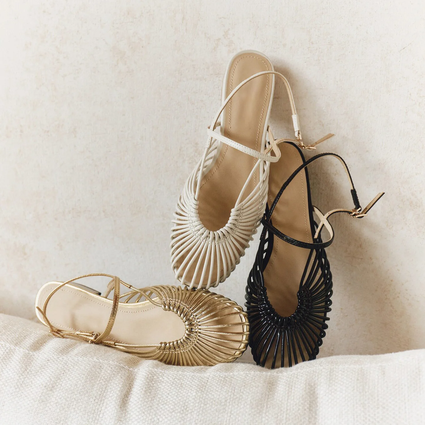 Niche Hand-woven Fashion Retro Empty Bag Head Low Heel Women's Shoes 2026 Summer New Roman Vacation Outside Sandals Ladies