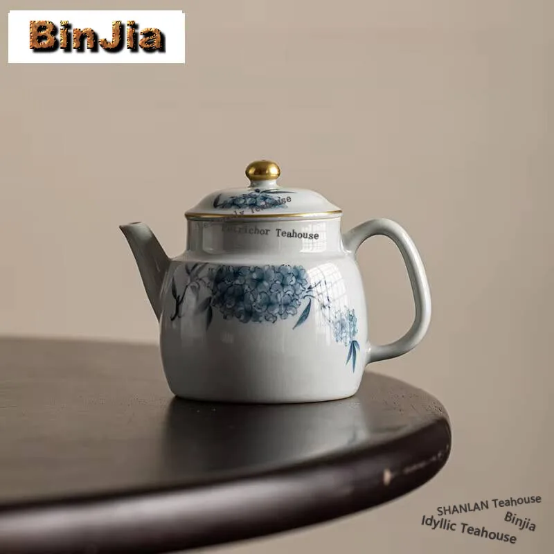 

120ml Ancient Blue and White Embroidered Ball Flower Teapot Handamde Sketch Small Pot Tea Brewing Kettle Cha Accessories Gift