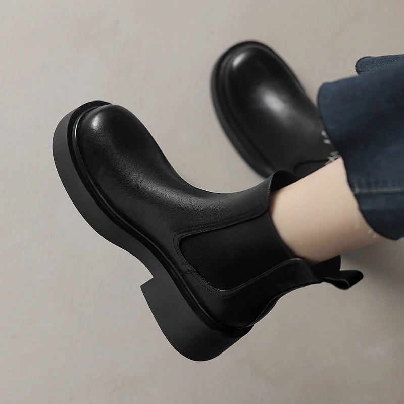 2024 New Genuine Leather Winter Women Boots Brogues Platform Motorcycle Boots Ankle Boots Retro Cowhide Slip-on Ladies Shoes image 4