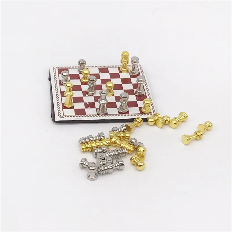 1:12 Puppenhaus Mini Schach Miniatur Artikel Kupfer Schach hat keinen Magnetismus bjd Puppenhaus Zubehör Wohn accessoires Modell Spielzeug