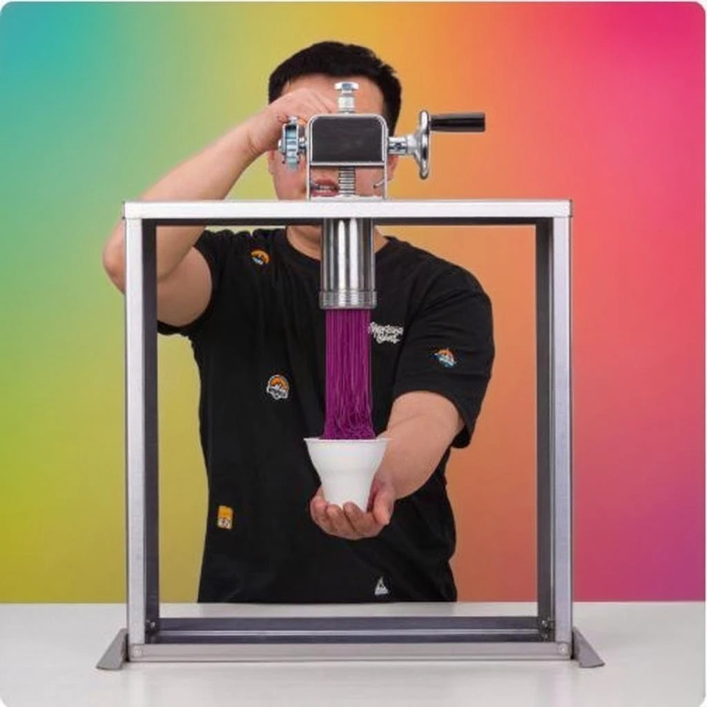 Manual ice cream chestnut cup all-in-one machine: one machine is multi-purpose, easy to press