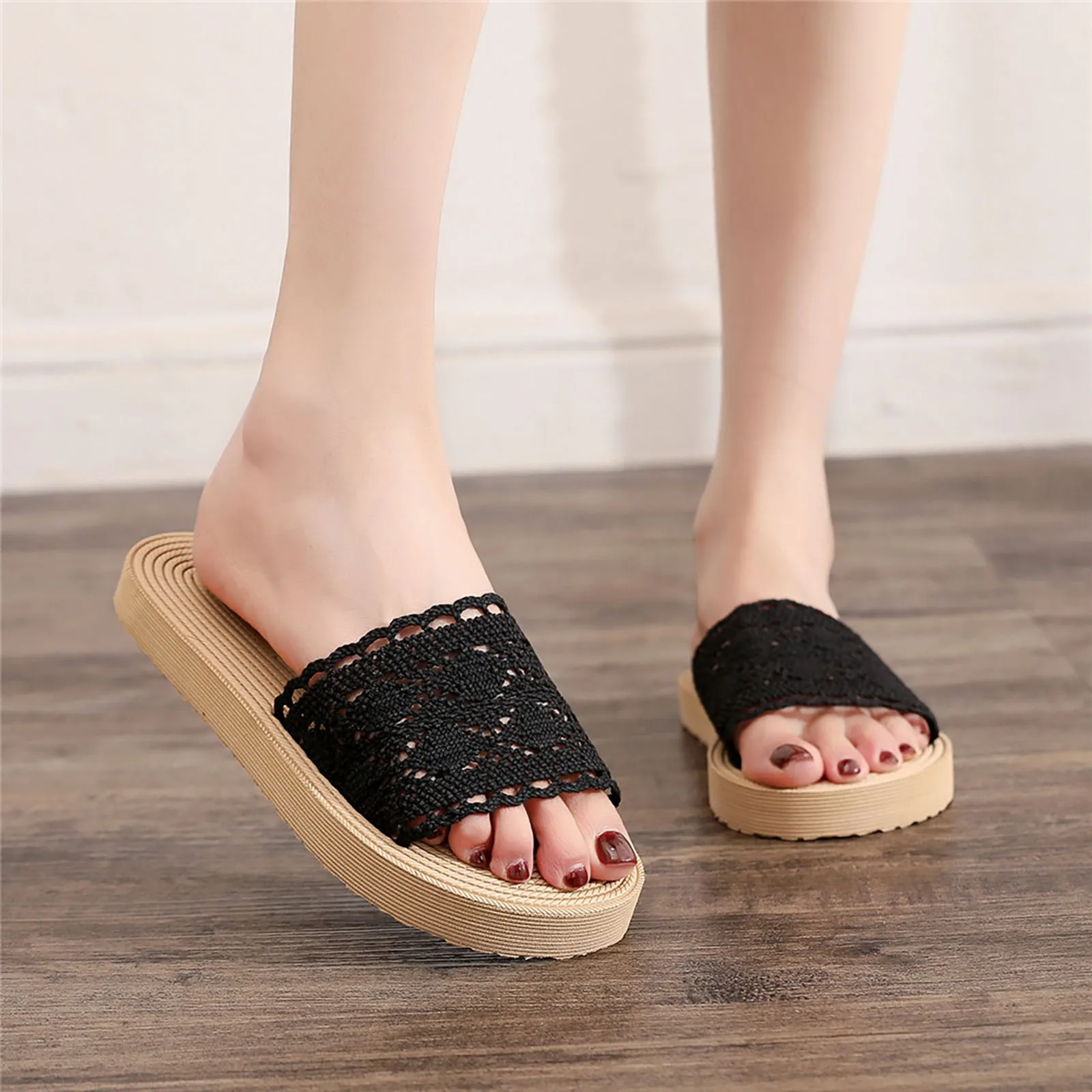 New Home Hollow Embroidery Women Slippers Home Lace Breathable Linen Slippers Ladies Flower Inside Beach Shoes Slides