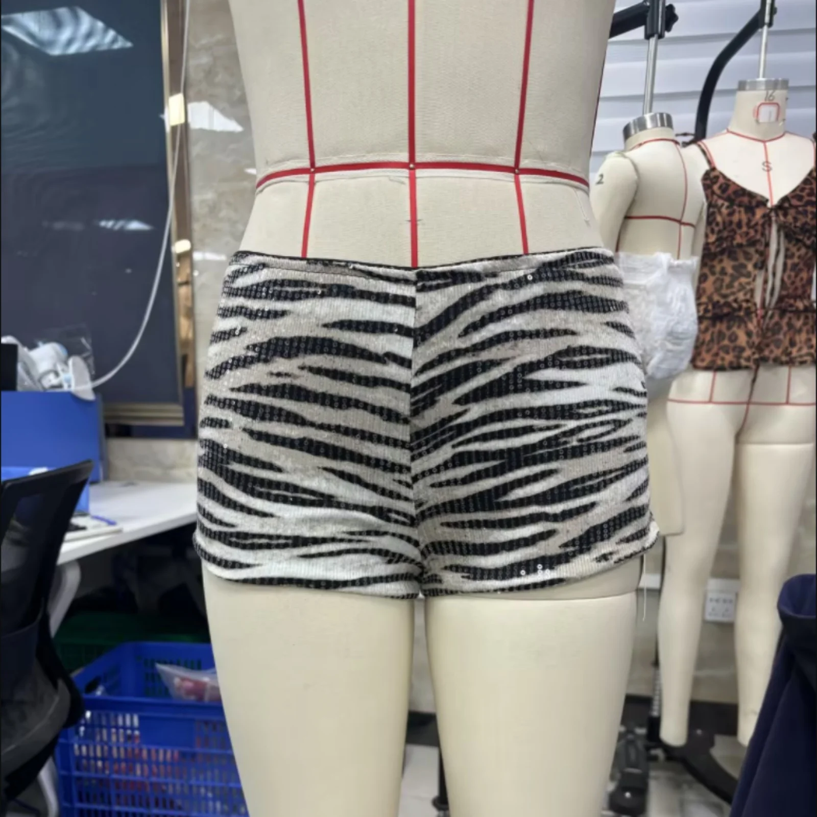 

Women's Summer Hot Shorts Zebra Print Low Waist Sequin Short Pants Streetwear for Party