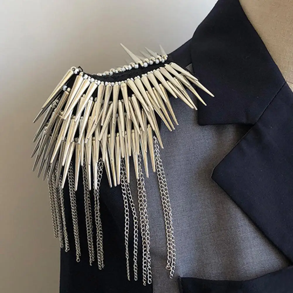 Shoulder Brooch for Women men Punk Rivet Chain Tassel Epaulette Fringe Blazer Rivet Chain Uniform Epaulette Clothing Accessories