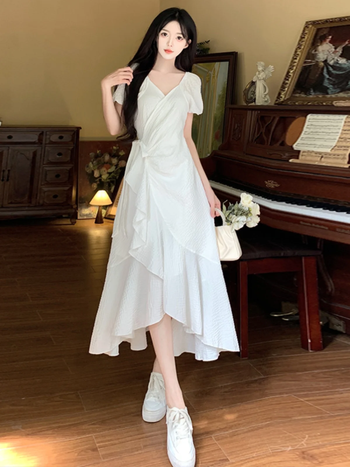 

Summer plus Size Women's Gentle Style White V-neck Texture Belted Hem Long Dress Slimming Waist Effect Bubble Sleeve Blouse