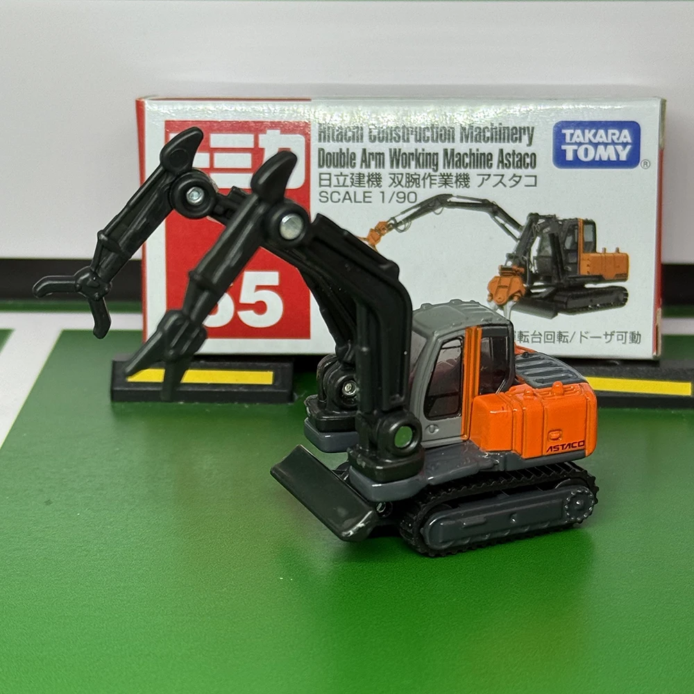 Takara Tomy Tomica No.065 Hitachi Macchina da lavoro a doppio braccio Astaco Modello di auto in lega giocattolo per ragazzo Regalo per bambini