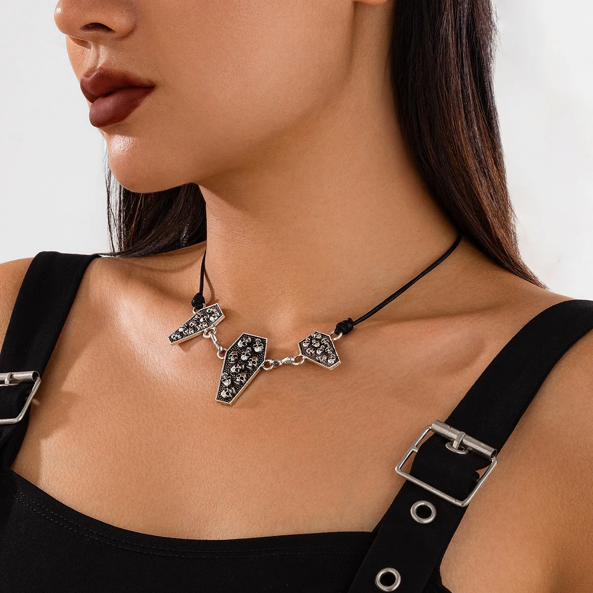 Skull Pendant Choker Necklace Gothic Geometric Dark Resin Adjustable Drawstring Halloween Durable Lightweight Jewelry Women