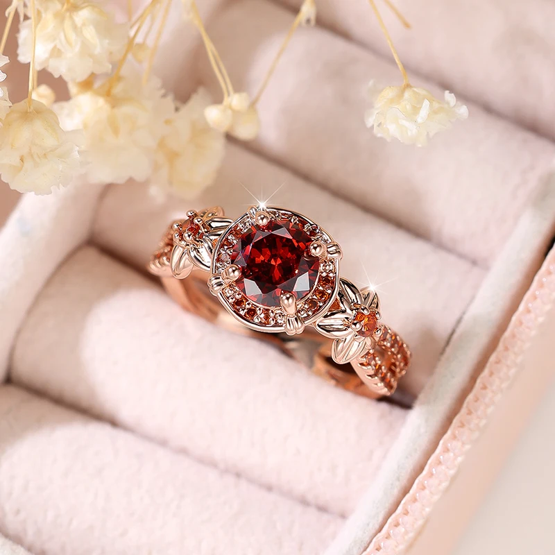 Женское Обручальное кольцо с розовым золотом и фианитом Женское Обручальное кольцо с розовым золотом и фианитом