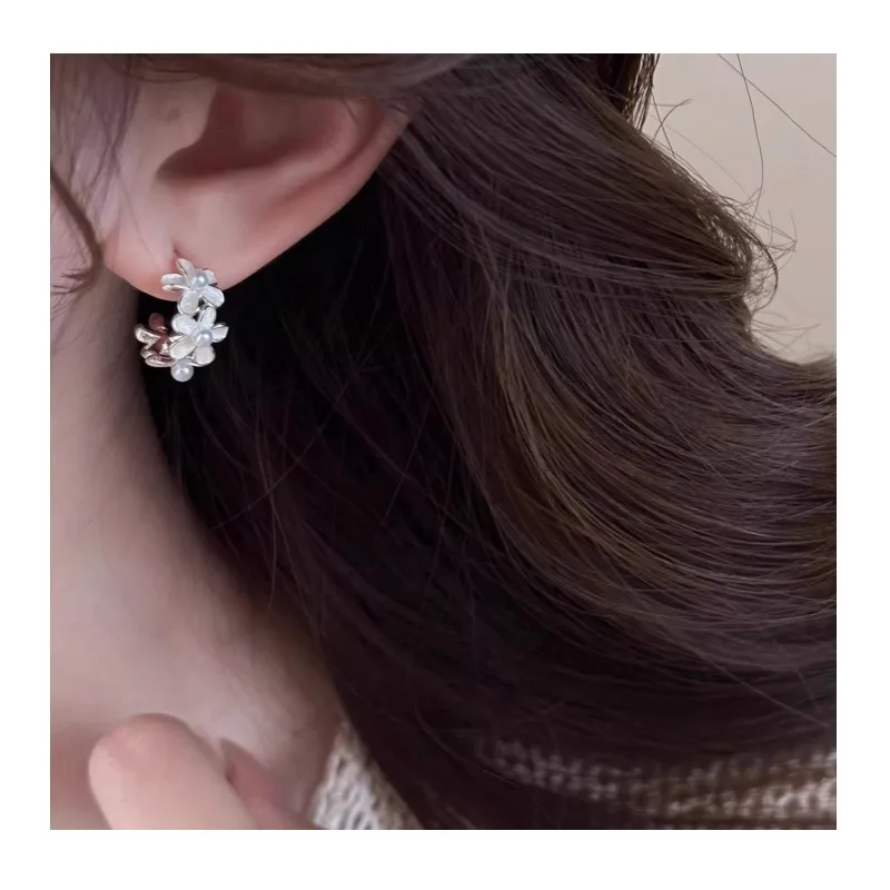 

Early Spring Drop Glaze Flower Pearl Earrings Women's New Popular Niche Design High-end Gentle Stud Earrings