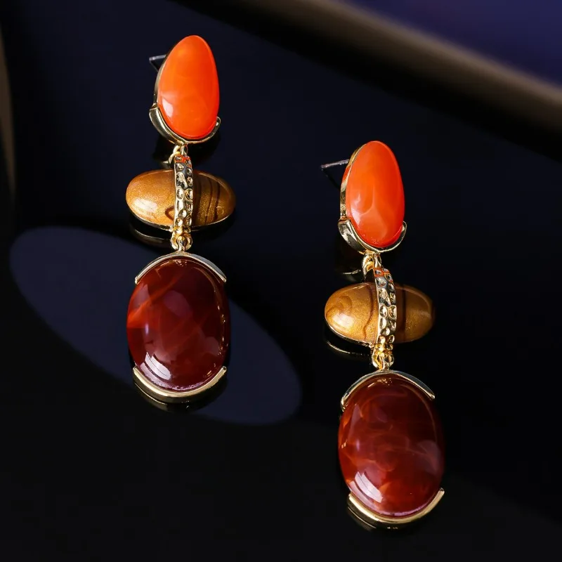 

Retro Resin Color Geometric Earrings Retro Palace Light Luxury Old Earrings Literary High-end Sense Irregular Earrings
