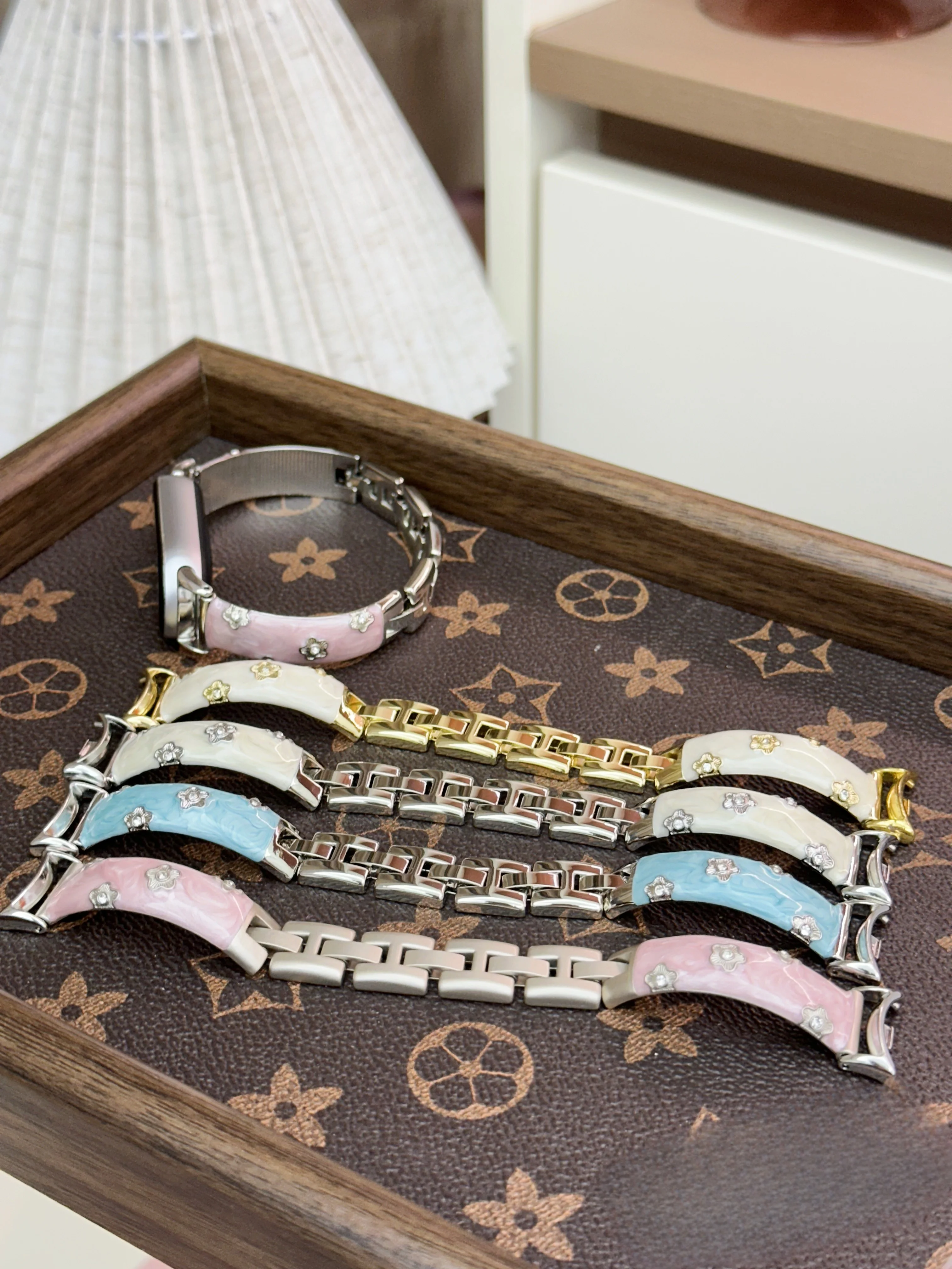 

Flower Bracelet Strap Suitable Xiaomi Band 8Pro/9Pro，For Mi band 3/4/5/6/7，8/8NFC/9/9NFC/10/10NFC，For Redmi Watch5/4/6