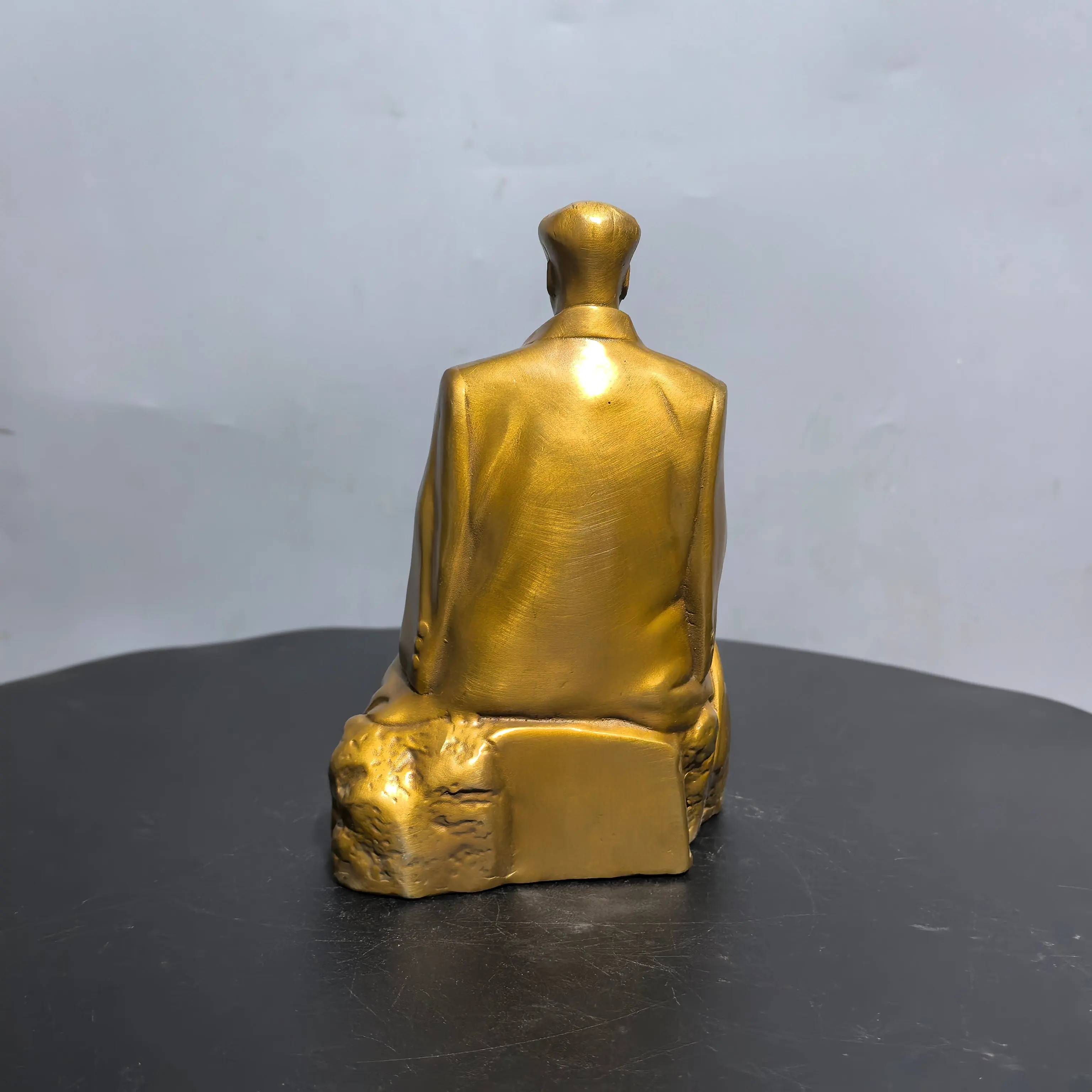 Old Brass High Relief Chairman Mao Chinese leaders Guide the country Sitting statue Study screen Amass wealth Ornaments